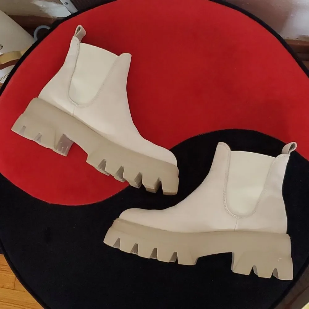 Revolve Toral Mara Boots in Igloo with Chunky Rubber Platform Size 39